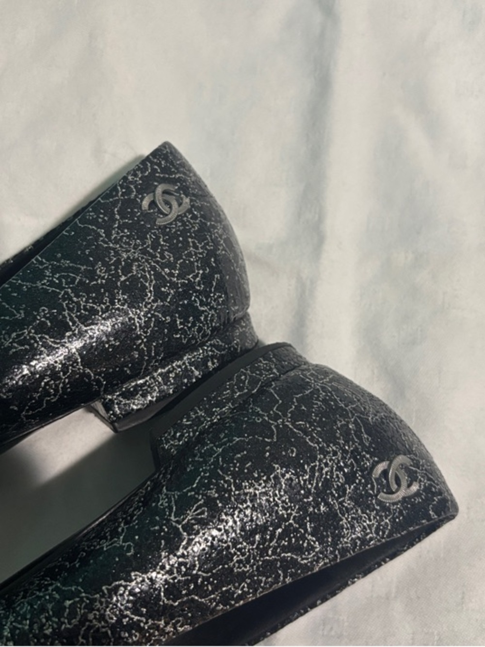 Chanel’s Interlocking CC Logo Pointed Toe Ballet Flats - Picture 6 of 16